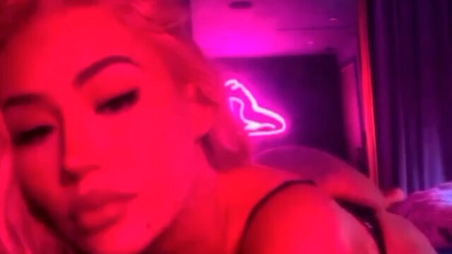Iggy Azalea in black Lingerie – Onlyfans video leak